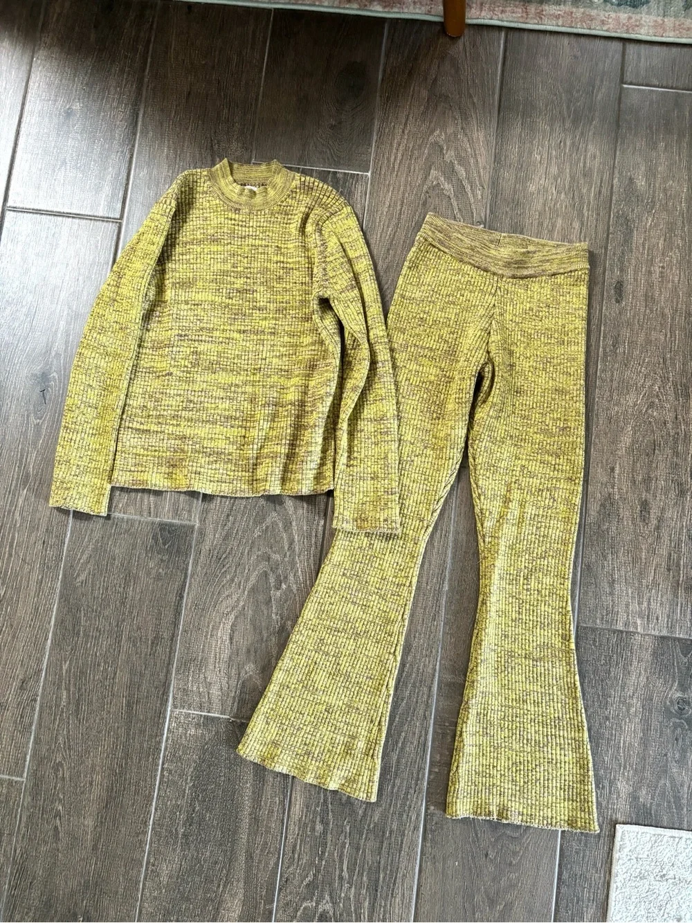 Zara /Yellow Green Long Sleeve Top and Flare Pants Matching Set Girls Size 13-14